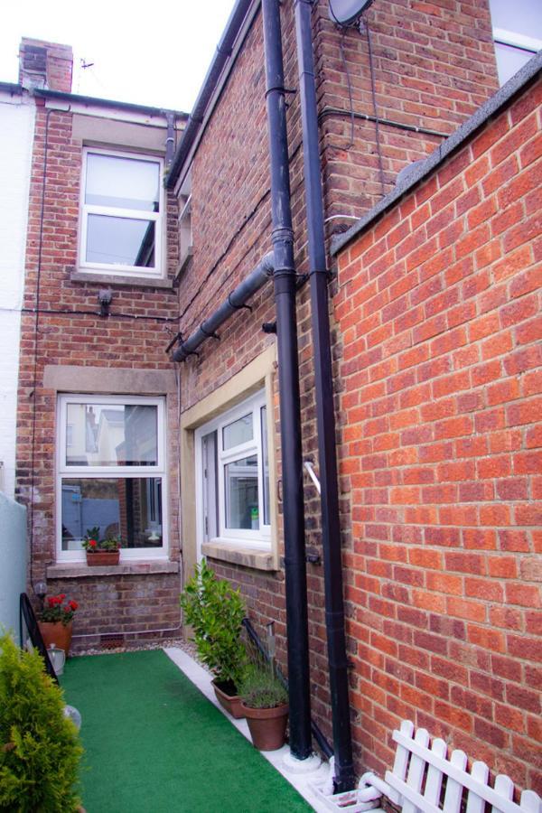 Beautiful Victorian Terraced House Villa Eastbourne Exteriör bild