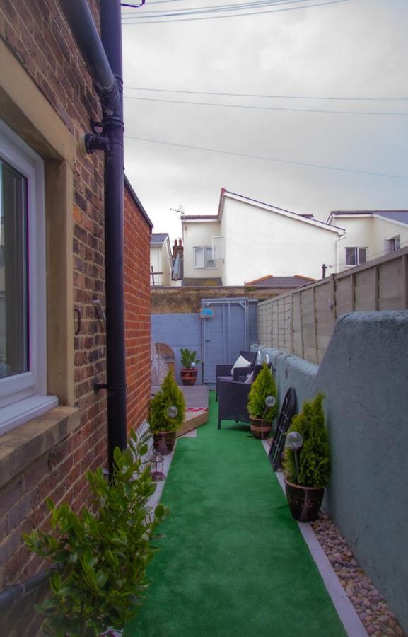 Beautiful Victorian Terraced House Villa Eastbourne Exteriör bild